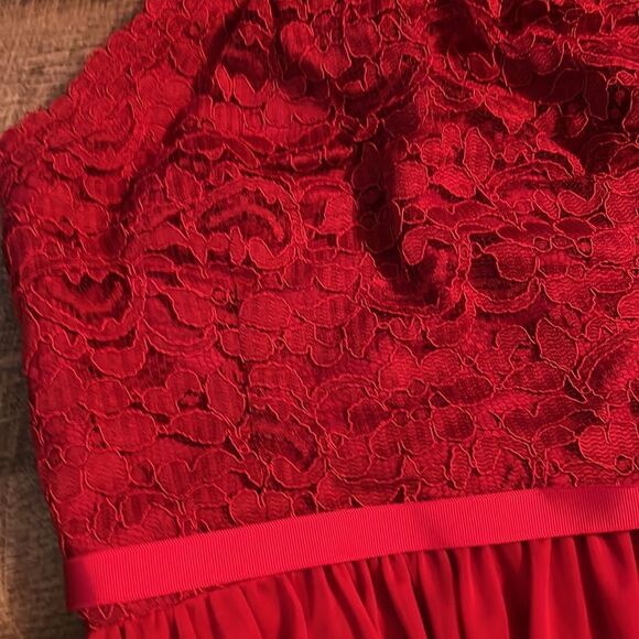 David’s Bridal Burgundy Lace Halter Bridesmaid Dress Size 14 Wedding Guest - Picture 3 of 10